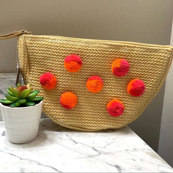 Pom Pom + Straw Wristlet Clutch SUMMER SPRING NWT - Picture 3 of 5